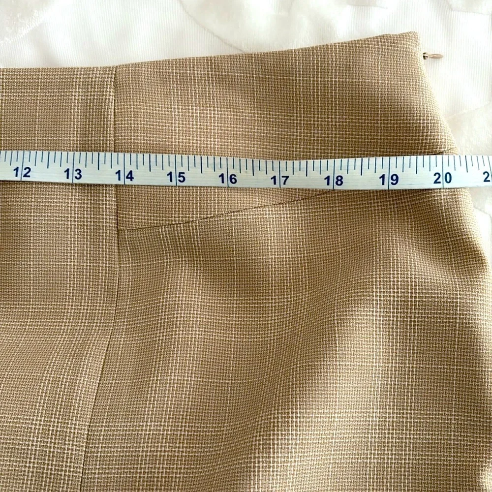 NWOT Anne Klein Tan, Light Plaid, Pencil Skirt, Lined, Side Zipper. Size 16